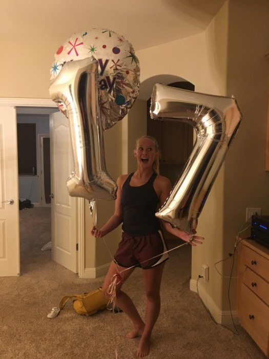 Naomi viert haar 17e verjaardag en homecoming 8